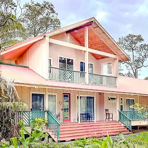 https://volcano-forest-inn.hotelsinhawaii.org