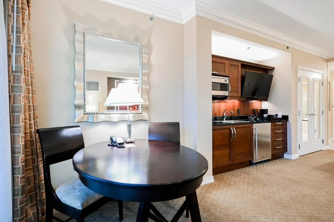 Penthouse Suite With Strip View At The Signature At Mgm Grand Las Vegas